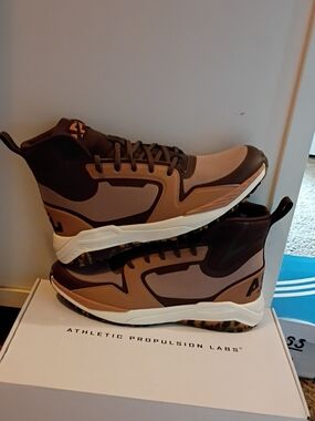 APL Men's Techloom Defender Sneakers